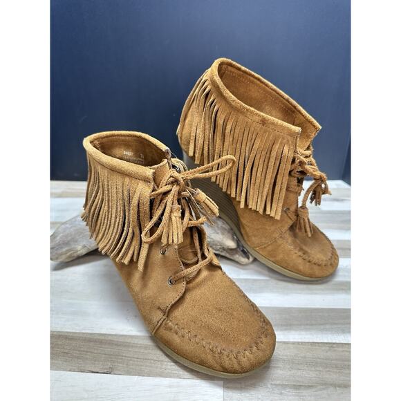 Minnetonka Fringe Wedge Boots 7.5 Tan Suede Boho Festival Retro Western Y2K - Picture 2 of 11
